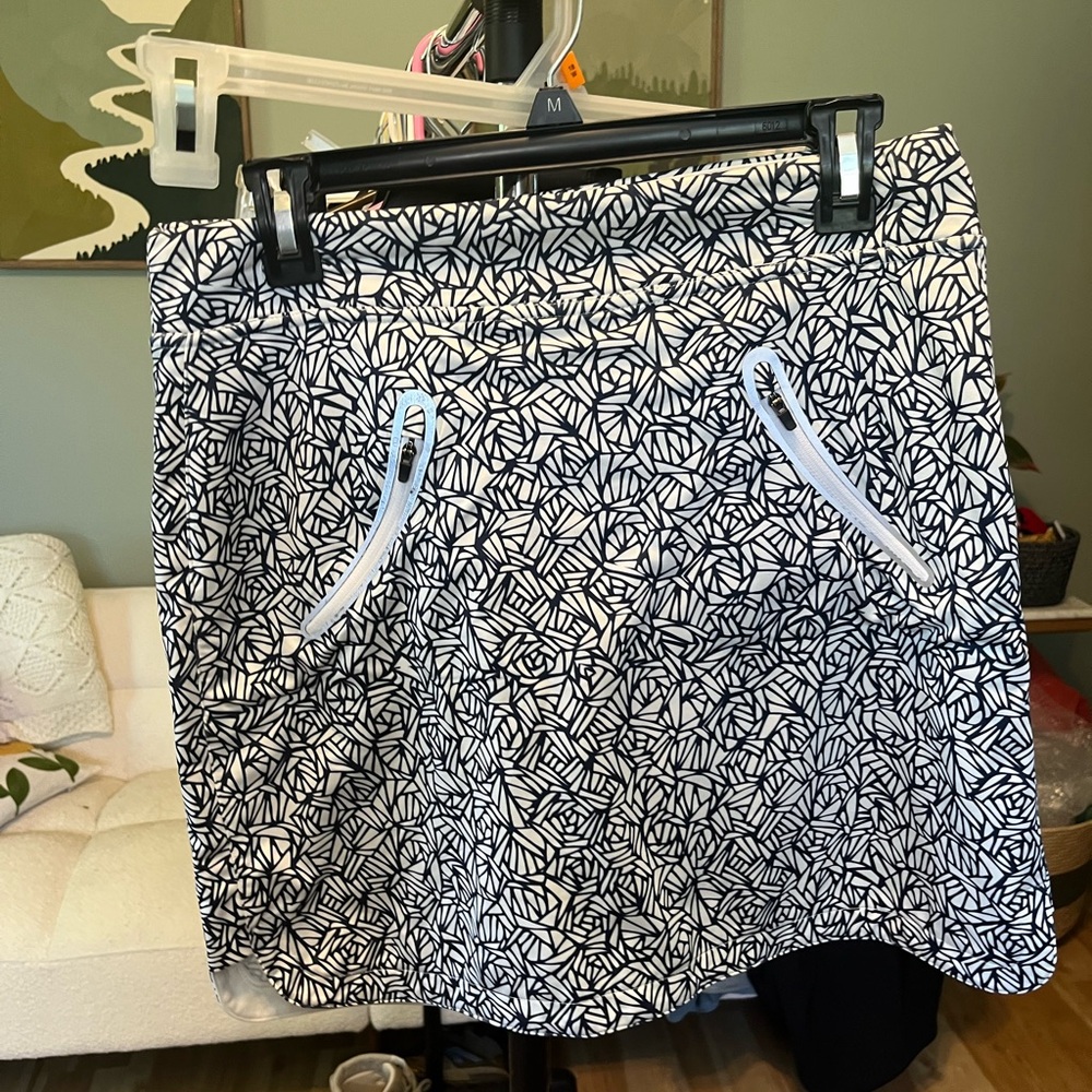 Sunice White and Navy Geometric Print Skirt